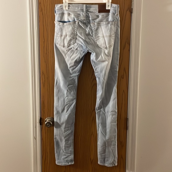 Hollister - Picture 2 of 2